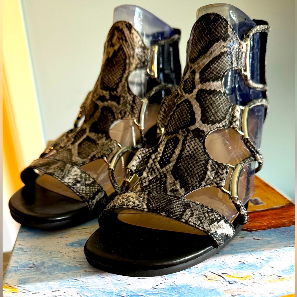 Bella Vita Isla Wedge Sandals, black and white snake, 8.5 WW